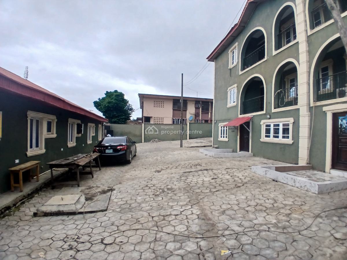 Beautiful 6no. of 2 Bedrooms, 2no. of 1 Bedrooms and 5 Standard Shops, Iyana Adeoye, Ring Road, Ibadan, Oyo, Flat / Apartment for Sale
