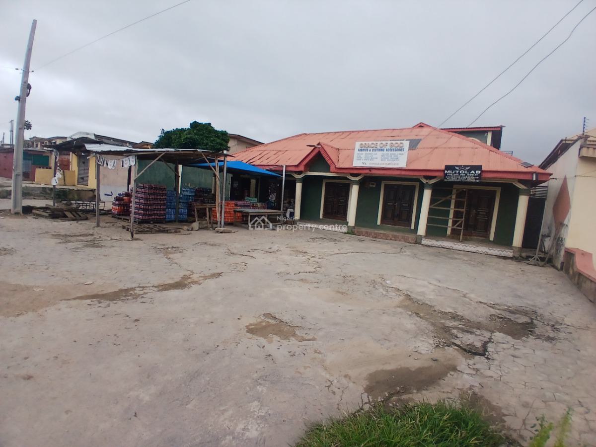 Beautiful 6no. of 2 Bedrooms, 2no. of 1 Bedrooms and 5 Standard Shops, Iyana Adeoye, Ring Road, Ibadan, Oyo, Flat / Apartment for Sale