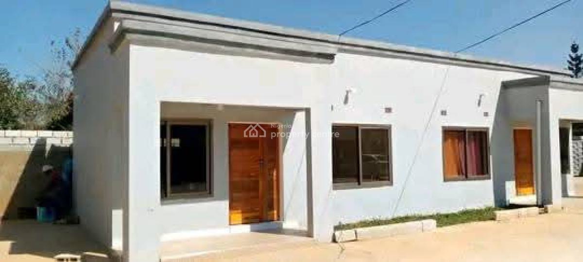 2 Bedroom Detached Bungalow with Bq, Oworonshoki, Shomolu, Lagos, Detached Bungalow for Sale