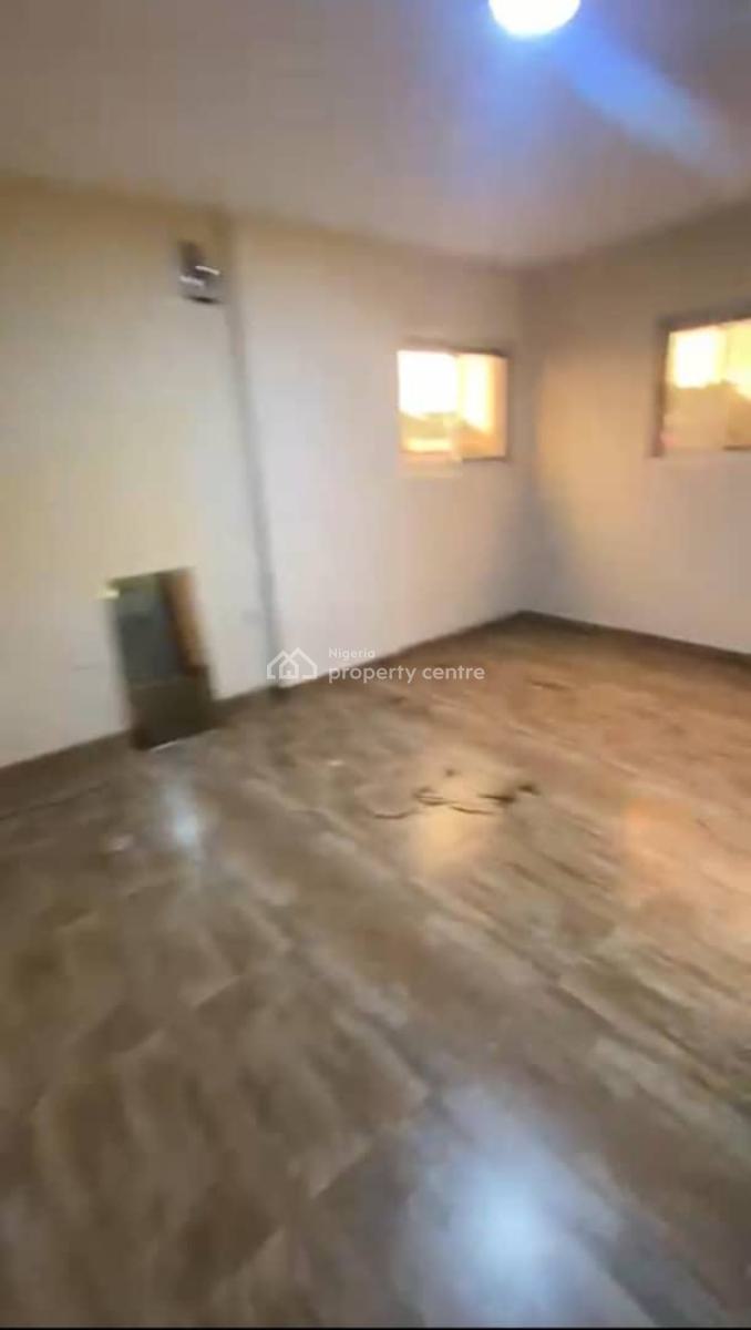 Lovely 3bedroom Flat with Bq, Alagomeji Estate, Yaba, Lagos, Flat / Apartment for Rent