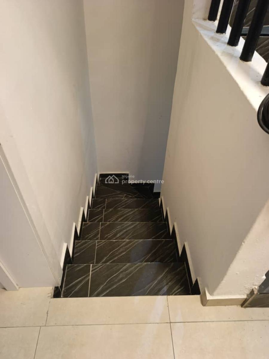 Standard Self Service 3 Bedroom Terrace with a Study Room and Bq, Dideolu Estate, Victoria Island (vi), Lagos, Flat / Apartment for Rent