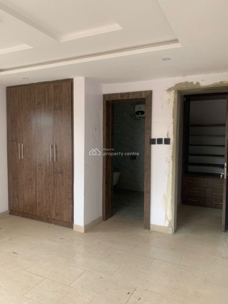 Spacious Self Serviced 3 Bedroom Apartment with Bq, Off Admiralty Way, Lekki Phase 1, Lekki, Lagos, Flat / Apartment for Rent