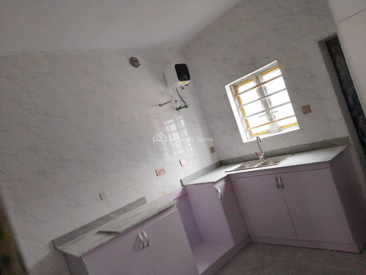 Four Bedrooms Terrace with Bq, Divine Home, Thomas Estate, Ajah, Lagos, Terraced Duplex for Rent