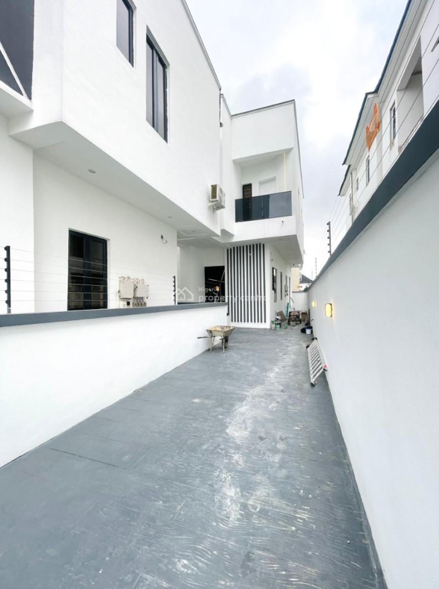 Lovely 4 Bedroom Semi Detached Duplex with Bq, Lovely Built 4 Bedroom Semi Detached Duplex with Bq in a Secured Locat, Ajah, Lagos, Semi-detached Duplex for Sale