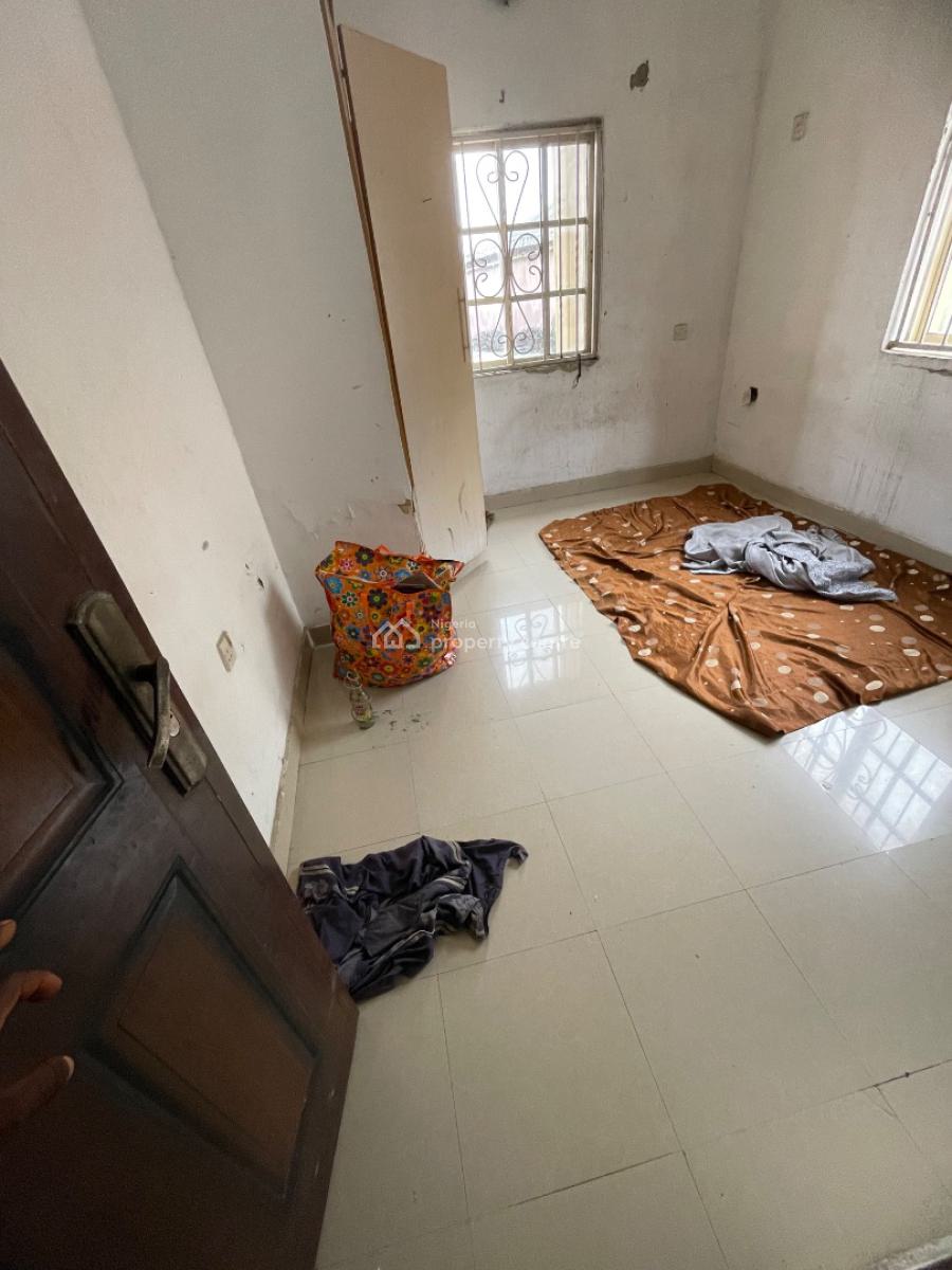 Spacious 3 Bed Very Close to The Bustop Fully Interlocked 2 Balconies, Badore, Badore, Ajah, Lagos, House for Rent