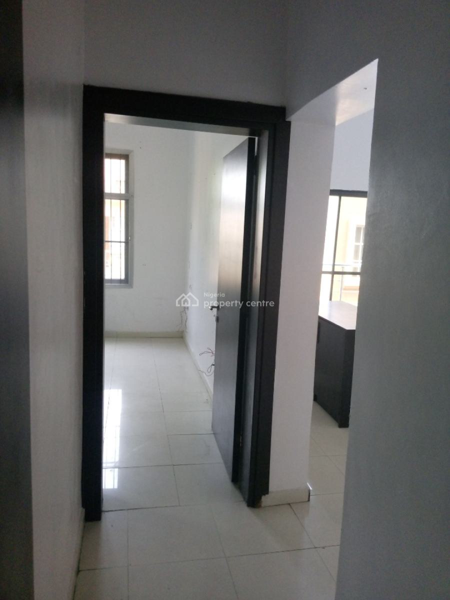 Fully Serviced 3 Bedroom Apartment with Swimming Pool, Lekki Phase 1, Lekki, Lagos, Flat / Apartment for Rent