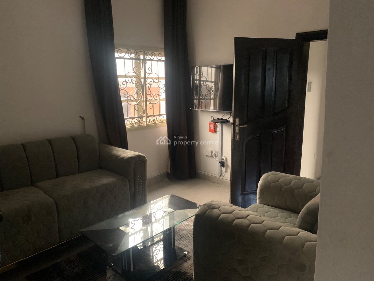 Well Maintained 2 Bedrooms, Fadeyi, Shomolu, Lagos, Flat / Apartment for Rent