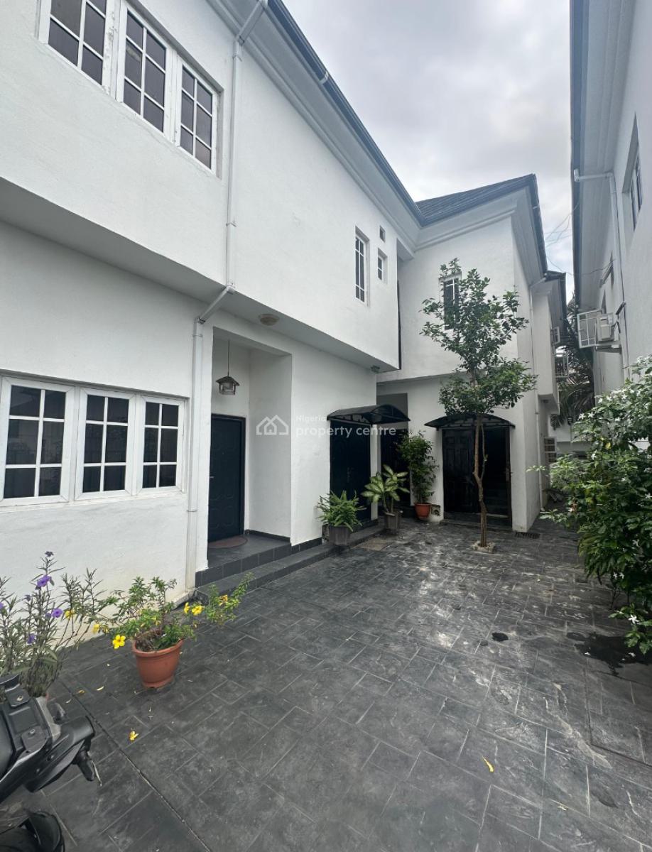 Exquisite 2bedroom Apartment, Lekki Phase 1, Lekki Phase 1, Lekki, Lagos, Flat / Apartment for Rent
