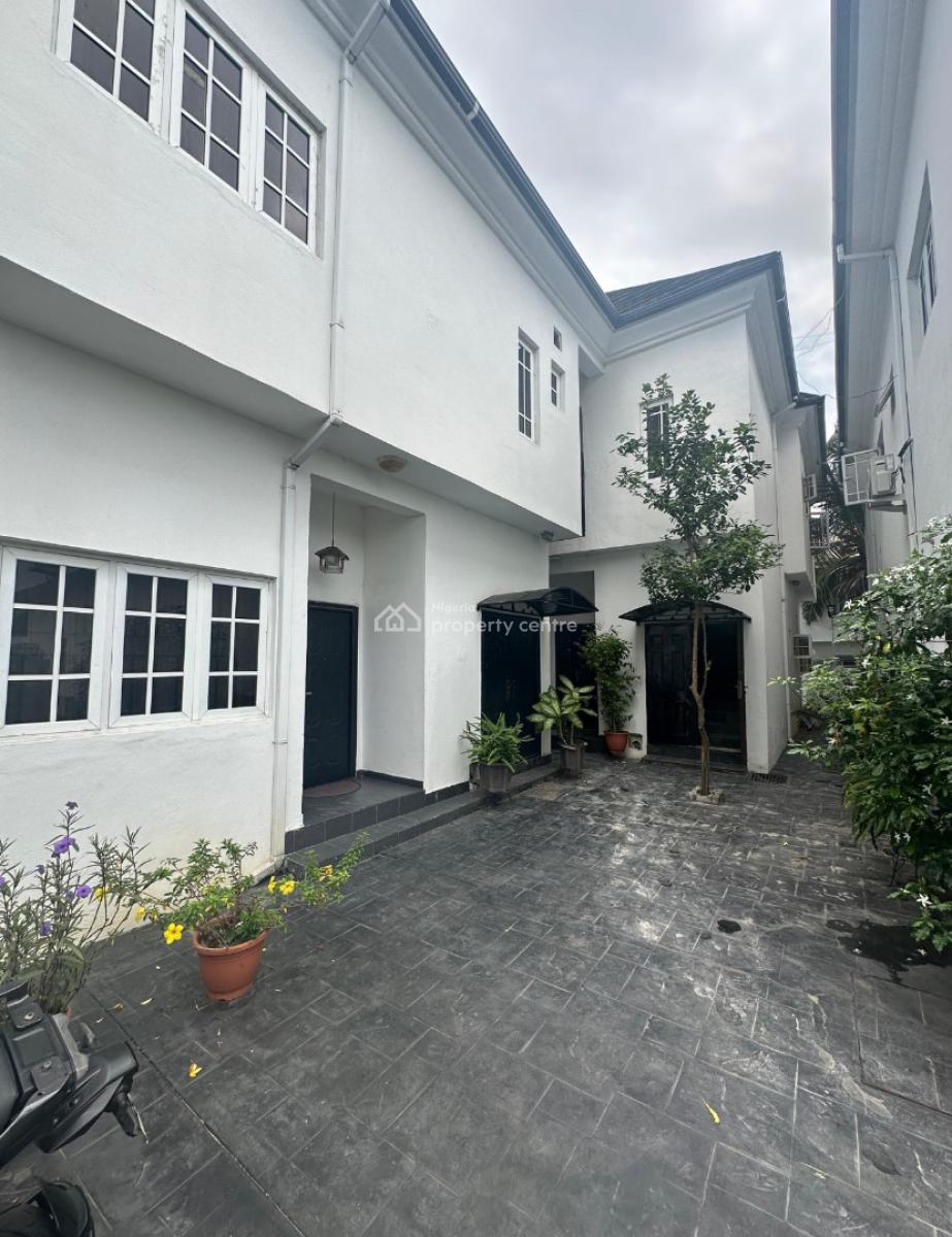 Exquisite 2bedroom Apartment, Lekki Phase 1, Lekki Phase 1, Lekki, Lagos, Flat / Apartment for Rent