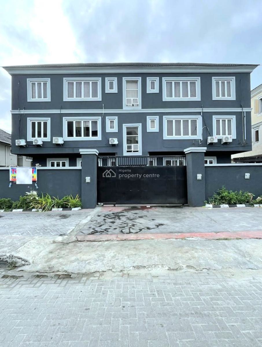 Well Maintained 3 Bedroom Apartment, Lekki Phase 1, Lekki, Lagos, Flat / Apartment for Rent