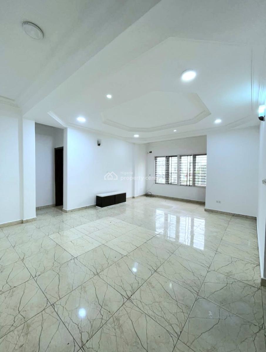 Well Maintained 3 Bedroom Apartment, Lekki Phase 1, Lekki, Lagos, Flat / Apartment for Rent