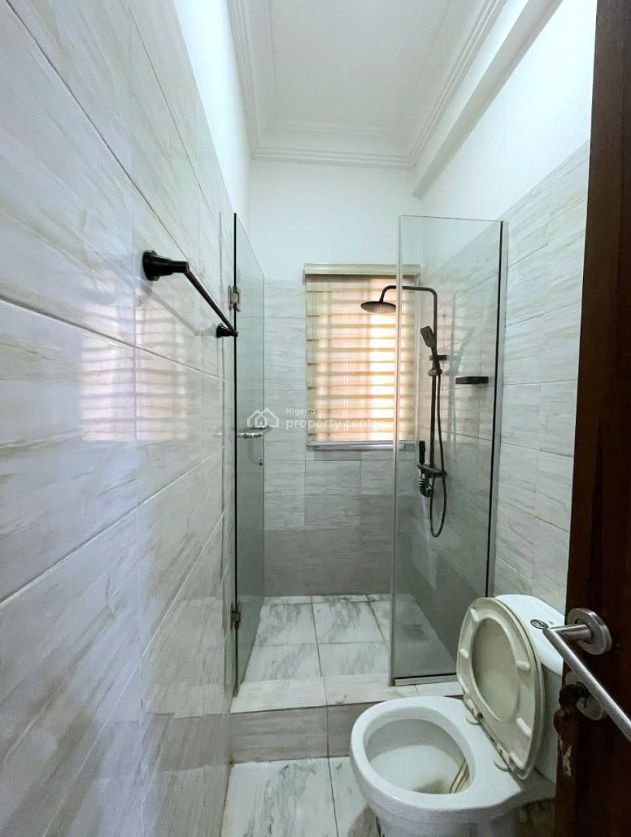Well Maintained 3 Bedroom Apartment, Lekki Phase 1, Lekki, Lagos, Flat / Apartment for Rent