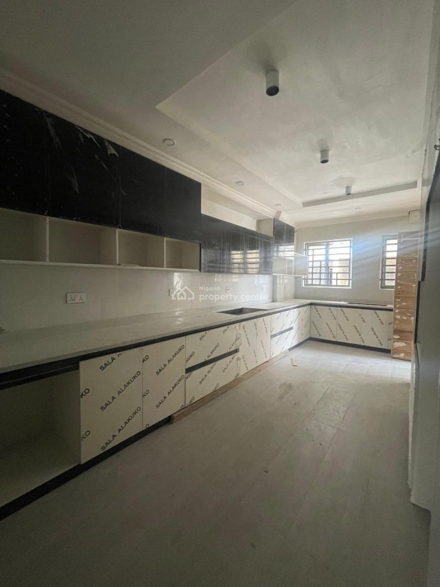 4 Bedroom Apartment, Freedom Way, Lekki Phase 1, Lekki, Lagos, Flat / Apartment for Sale