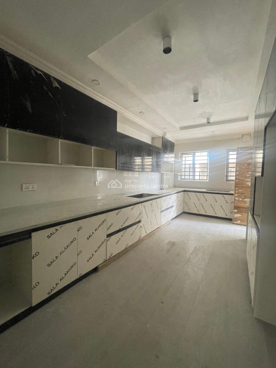 4 Bedroom Apartment, Freedom Way, Lekki Phase 1, Lekki, Lagos, Flat / Apartment for Sale