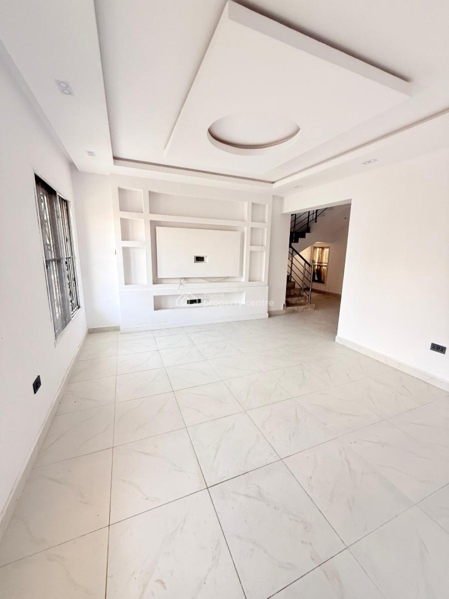 4 Bedroom Maisonette, Lekki Phase 1, Lekki Phase 1, Lekki, Lagos, Flat / Apartment for Sale