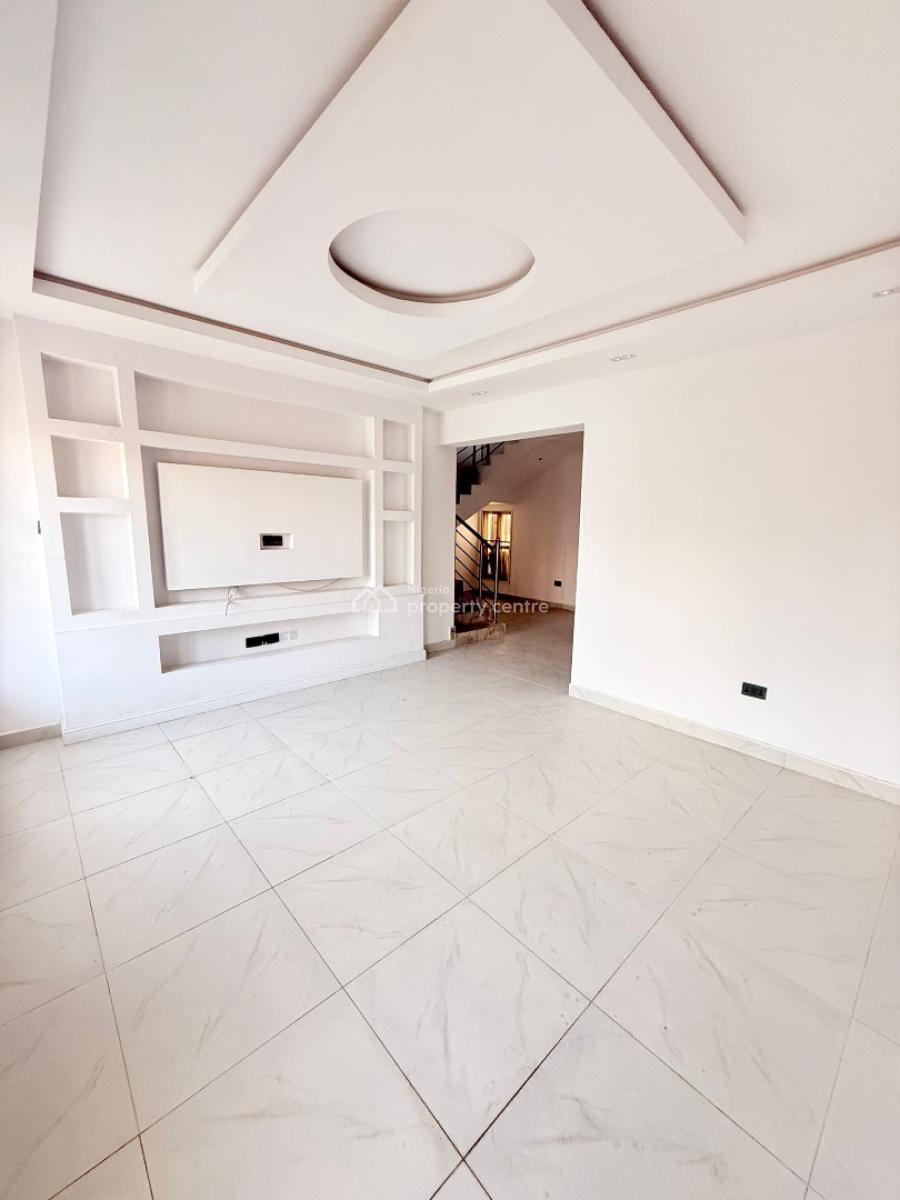 4 Bedroom Maisonette, Lekki Phase 1, Lekki Phase 1, Lekki, Lagos, Flat / Apartment for Sale