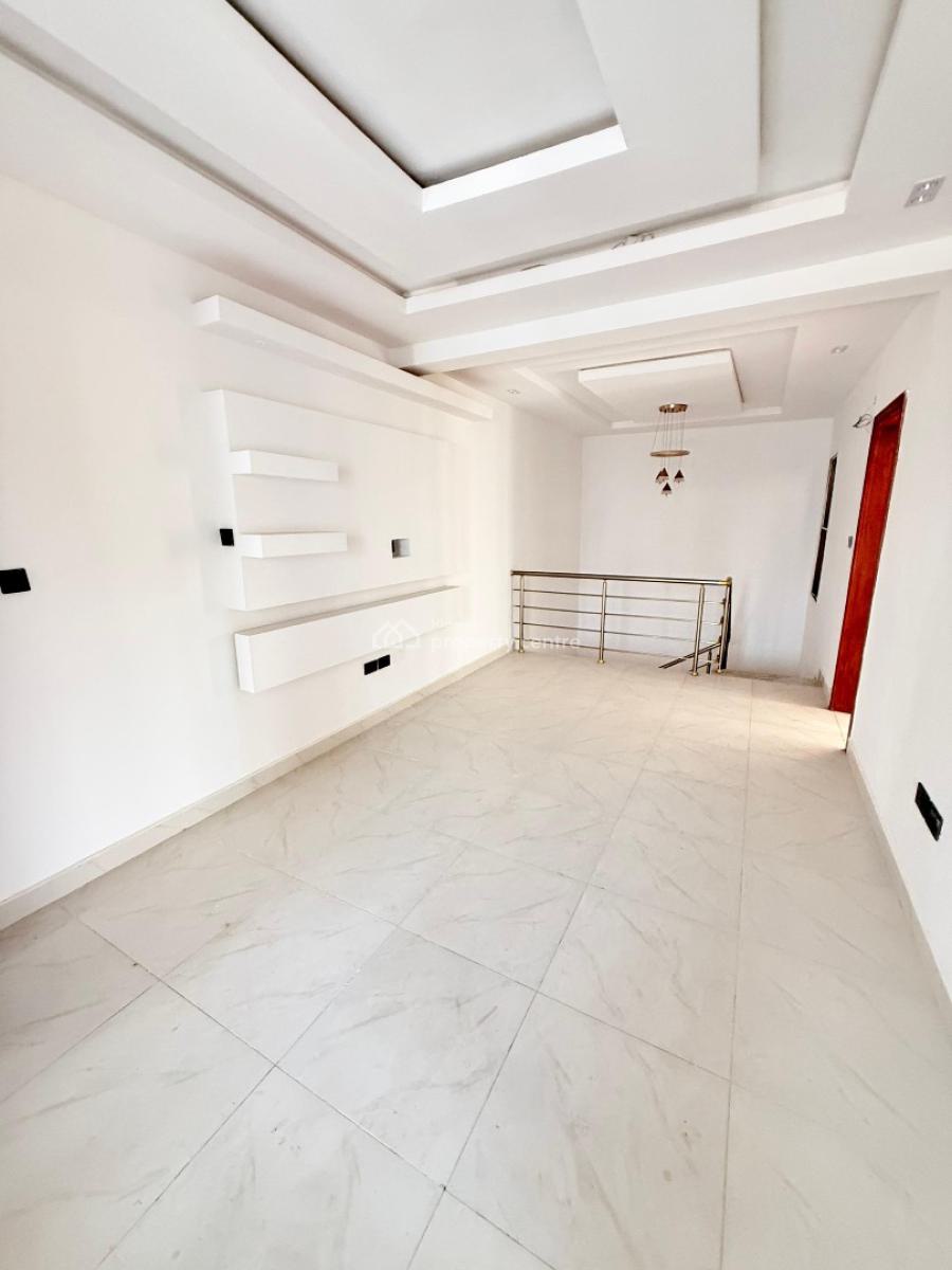 4 Bedroom Maisonette, Lekki Phase 1, Lekki Phase 1, Lekki, Lagos, Flat / Apartment for Sale