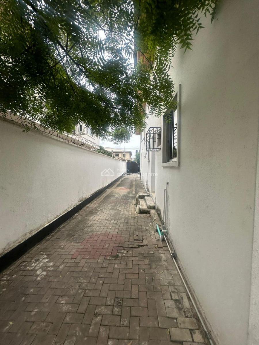 Spacious 4 Bedroom Duplex Plus 2 Bq, Lekki Phase 1, Lekki, Lagos, Detached Duplex for Rent