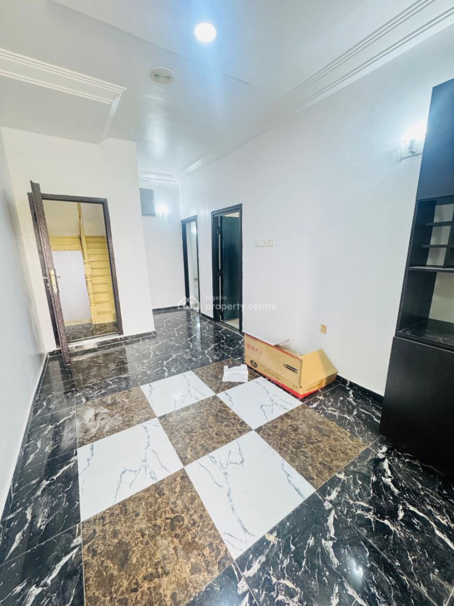 Well Renovated Two Bedroom Apartment, Ikate Lekki, Lekki Phase 2, Lekki, Lagos, Flat / Apartment for Rent