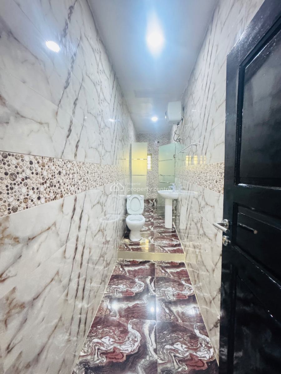 Well Renovated Two Bedroom Apartment, Ikate Lekki, Lekki Phase 2, Lekki, Lagos, Flat / Apartment for Rent