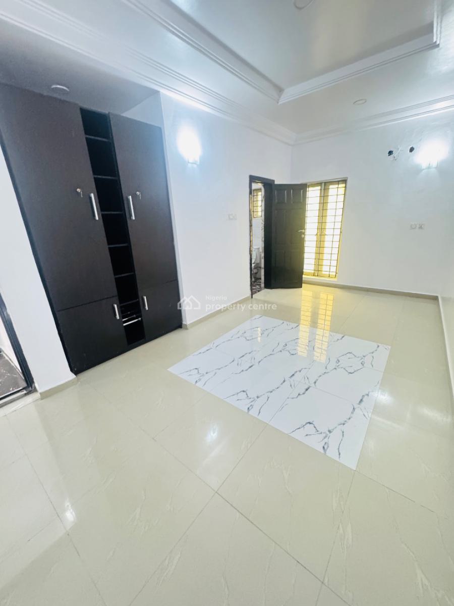 Well Renovated Two Bedroom Apartment, Ikate Lekki, Lekki Phase 2, Lekki, Lagos, Flat / Apartment for Rent