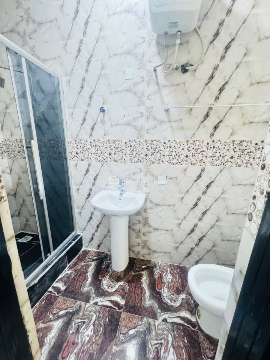 Well Renovated Two Bedroom Apartment, Ikate Lekki, Lekki Phase 2, Lekki, Lagos, Flat / Apartment for Rent