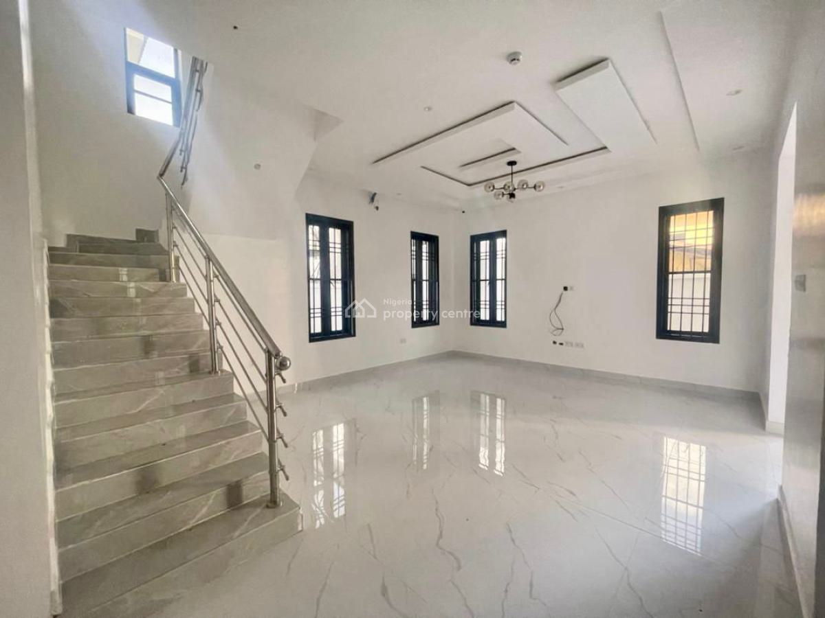 Spacious 5-bedroom Detached House with Bq & Driveway  Ideal for Corpo, Lekki Phase 1, Lekki, Lagos, Detached Duplex for Rent