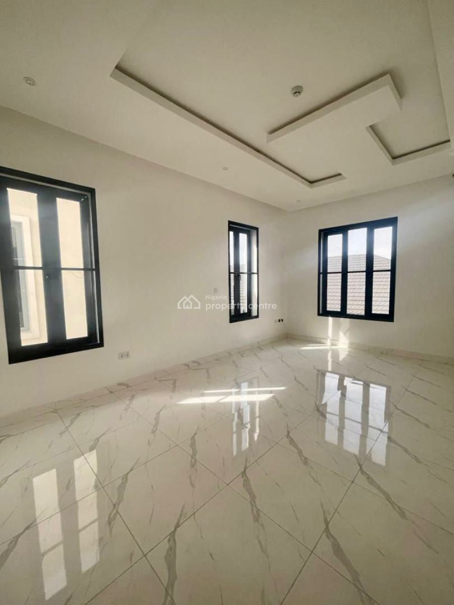 Spacious 5-bedroom Detached House with Bq & Driveway  Ideal for Corpo, Lekki Phase 1, Lekki, Lagos, Detached Duplex for Rent