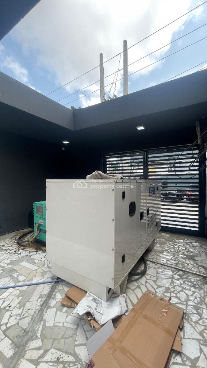 Luxury 2bedroom, Lekki Phase 1, Lekki, Lagos, Block of Flats for Sale