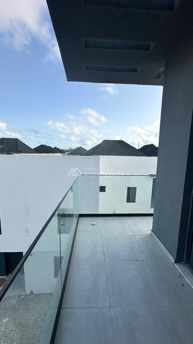 Luxury 3bedroom Penthouse, Ikota, Lekki, Lagos, Block of Flats for Sale