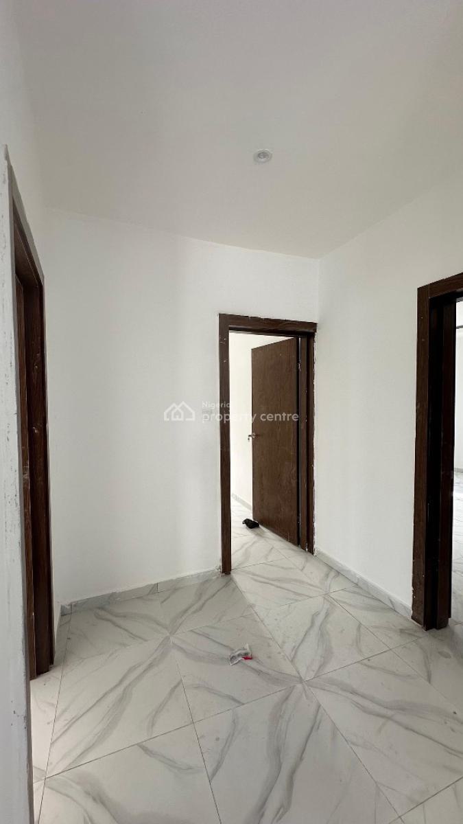 Luxury 3bedroom Penthouse, Ikota, Lekki, Lagos, Block of Flats for Sale