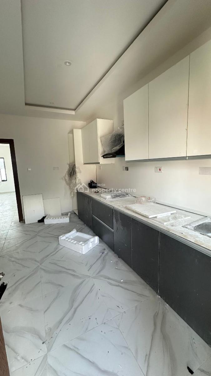 Luxury 3bedroom Penthouse, Ikota, Lekki, Lagos, Block of Flats for Sale
