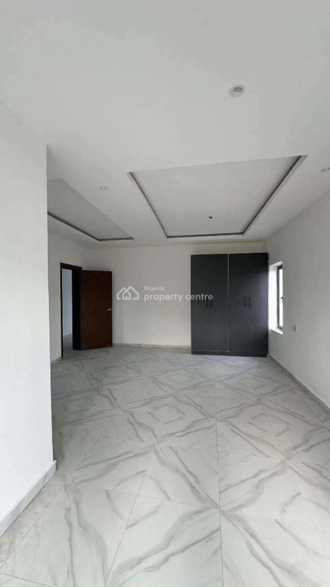 Luxury 3bedroom Penthouse, Ikota, Lekki, Lagos, Block of Flats for Sale