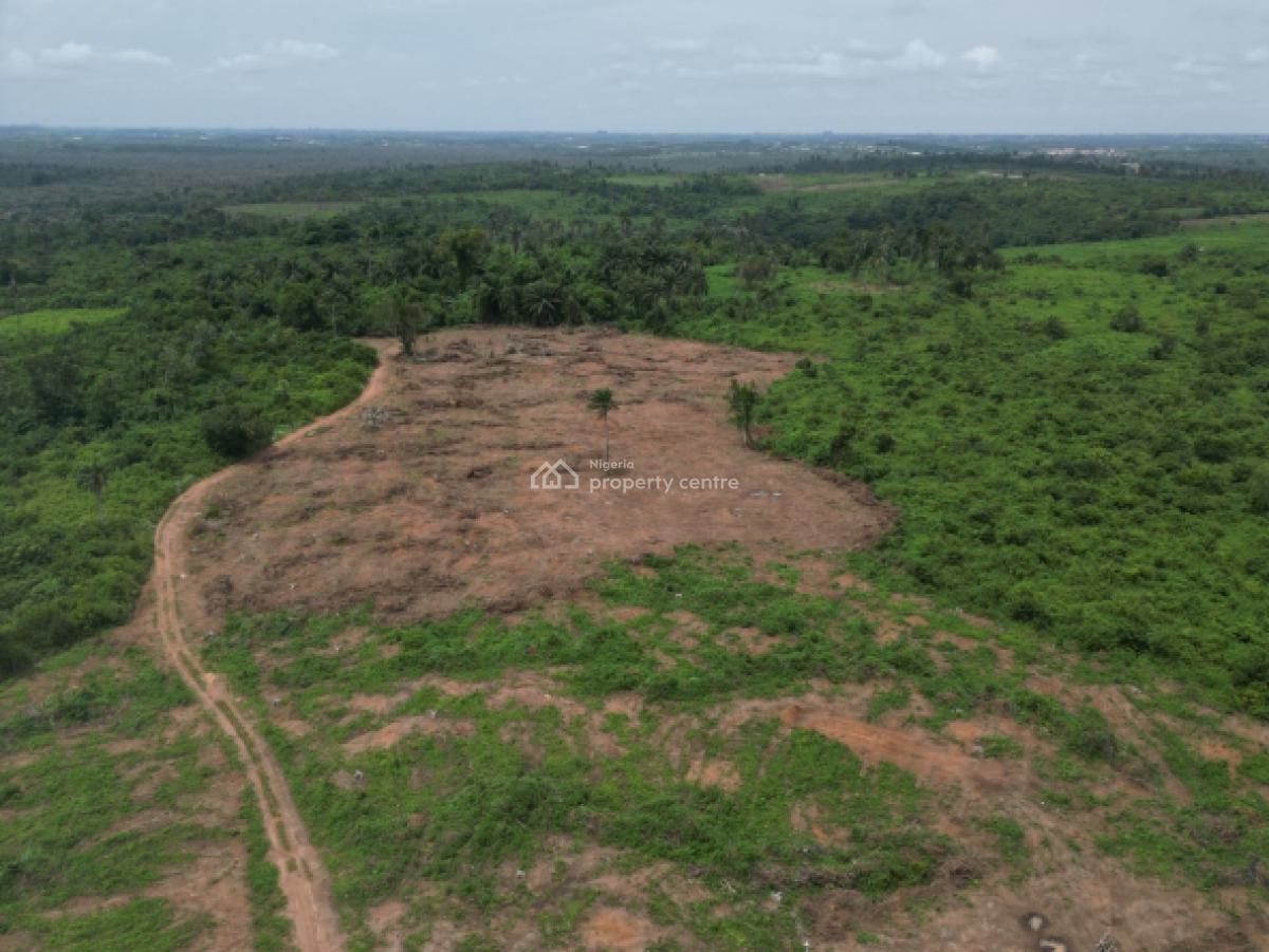 1.35ha Mixed Use Comprehensive Development Tarred Road, Guzape District, Abuja, Mixed-use Land for Sale