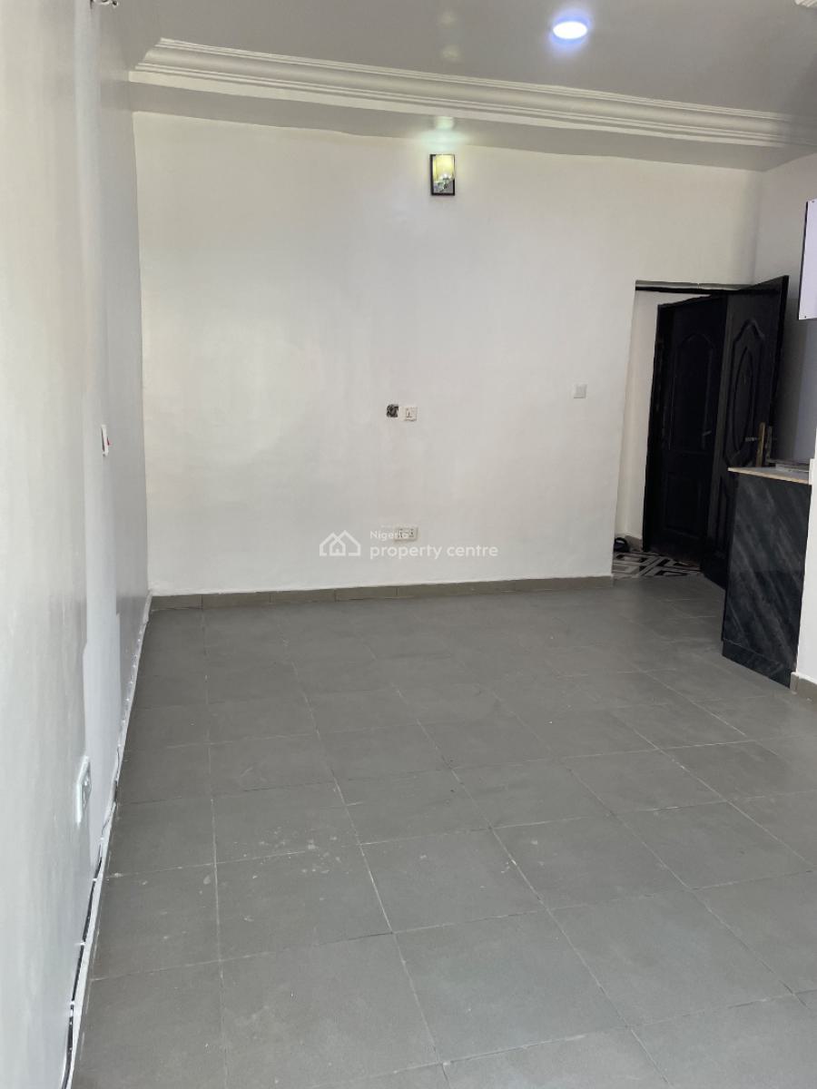 Service Studio with Personal Meter, Paradise 3 Chevron Drive, Lekki Expressway, Lekki, Lagos, Self Contain (single Rooms) for Rent