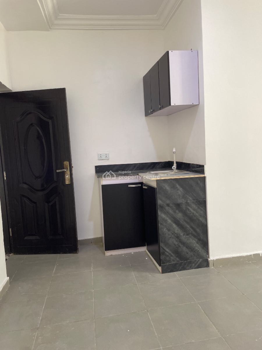 Service Studio with Personal Meter, Paradise 3 Chevron Drive, Lekki Expressway, Lekki, Lagos, Self Contain (single Rooms) for Rent