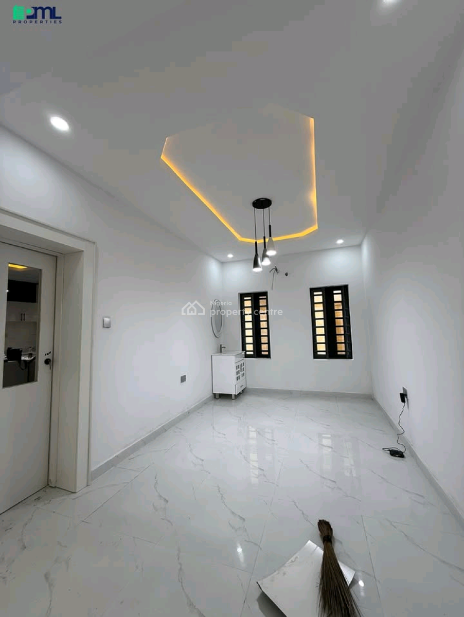 Detached 4 Bedroom Duplex+bq Units  in Ibadan!!!  Location- St, Oluyole, Ibadan, Oyo, House for Sale