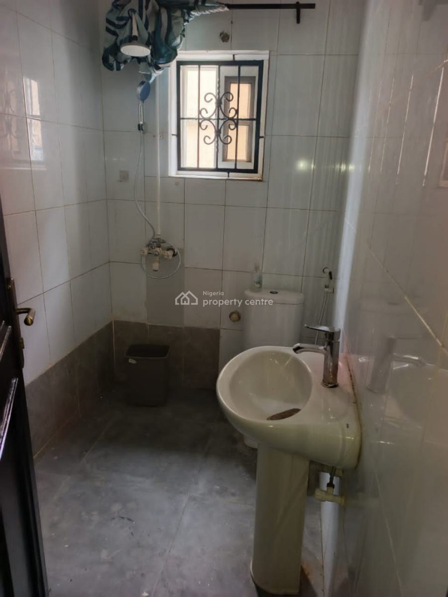 Massive Self Serviced 3 Bedroom Apartment on Ground Floor, Lekki Phase 1, Lekki, Lagos, Flat / Apartment for Rent