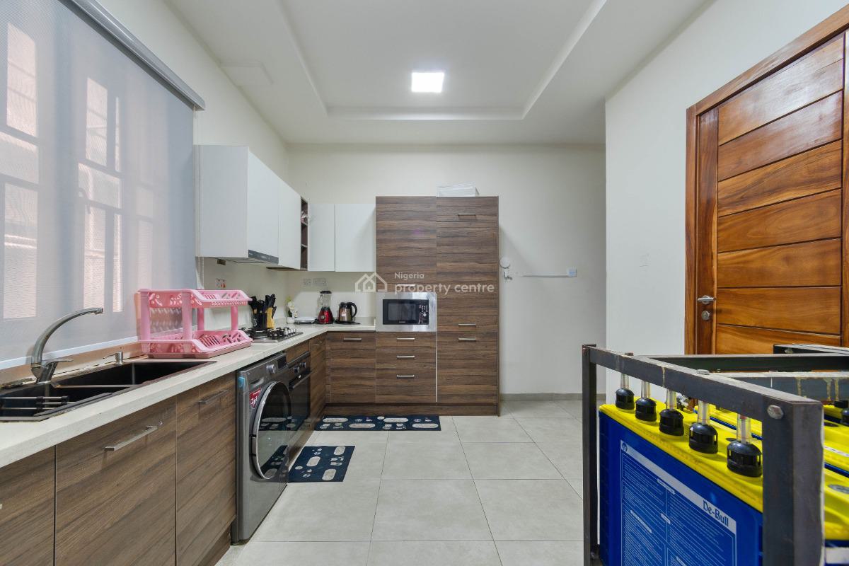 Lovely Two (2) Bedroom Apartment with Ps5 & Mini Wine Bar, Five Minutes Drive From Lekki Phase One, Ikate, Lekki, Lagos, Flat / Apartment Short Let