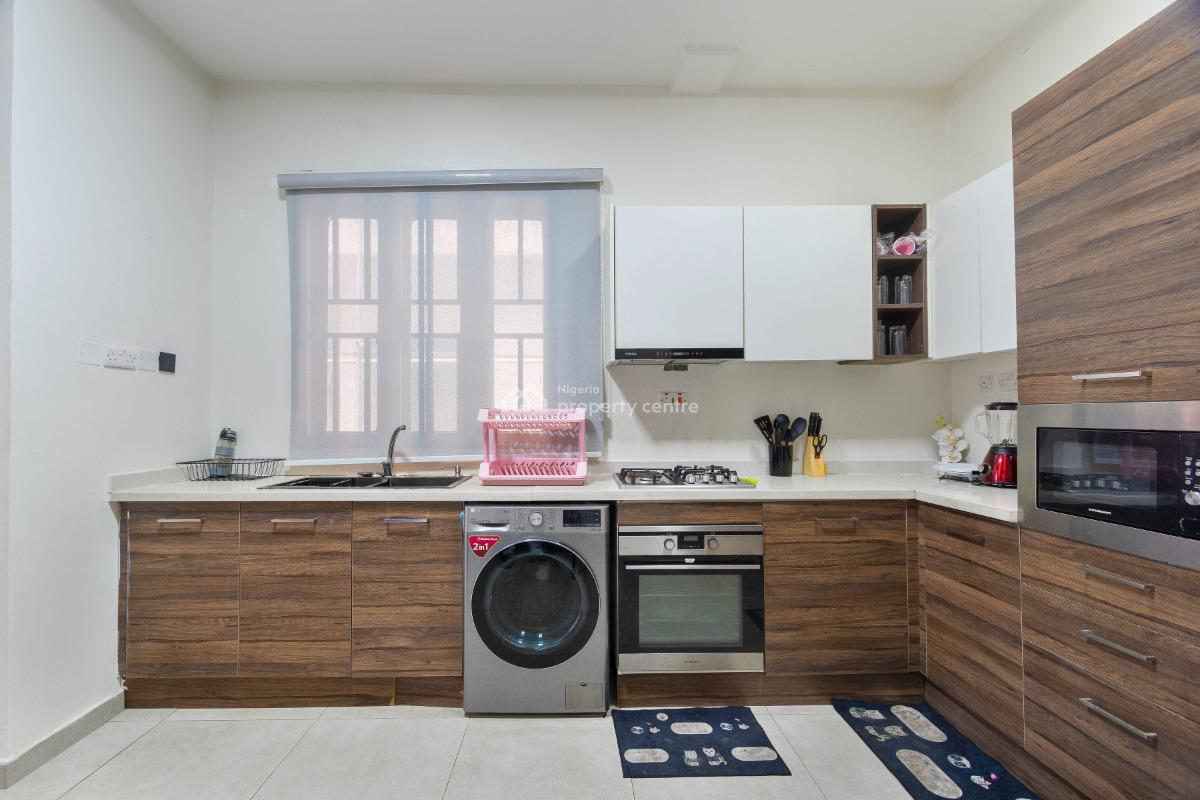 Lovely Two (2) Bedroom Apartment with Ps5 & Mini Wine Bar, Five Minutes Drive From Lekki Phase One, Ikate, Lekki, Lagos, Flat / Apartment Short Let