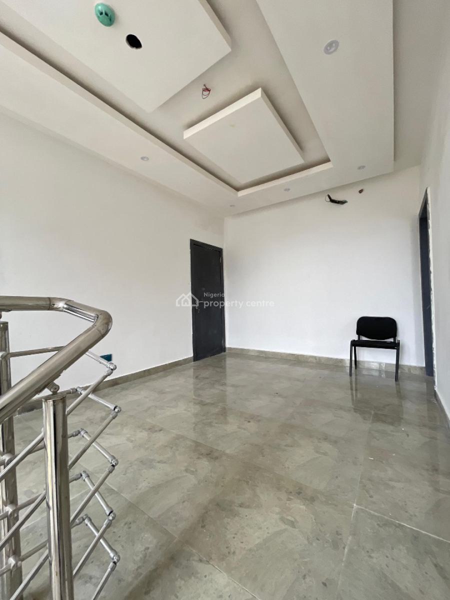 Luxurious 4 Bedroom Massionette with Bq, Apapa, Gra, Apapa, Lagos, Block of Flats for Sale