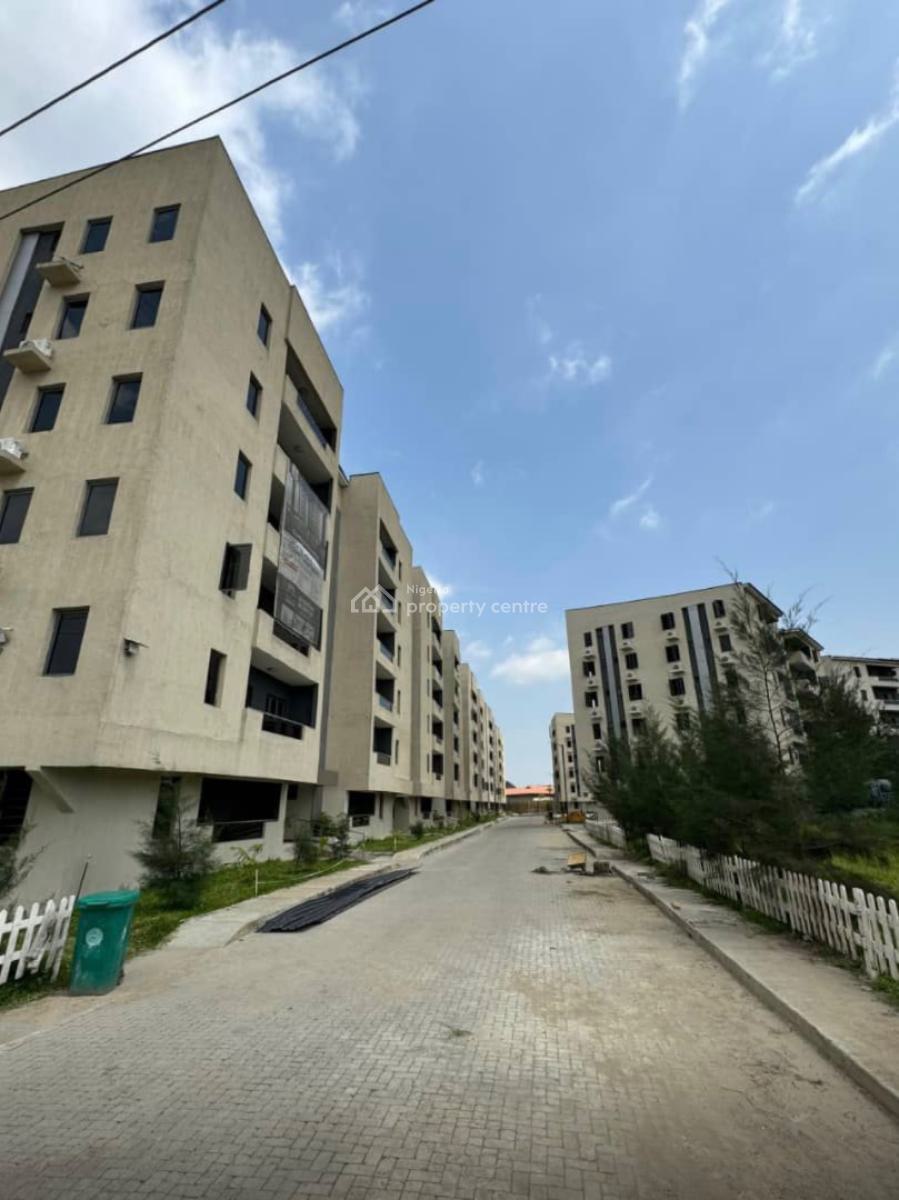 3 Bedroom Spacious Apartment with a Pool and Gym, Adeniran Ogunsanya Surulere, Surulere, Lagos, Flat / Apartment for Sale