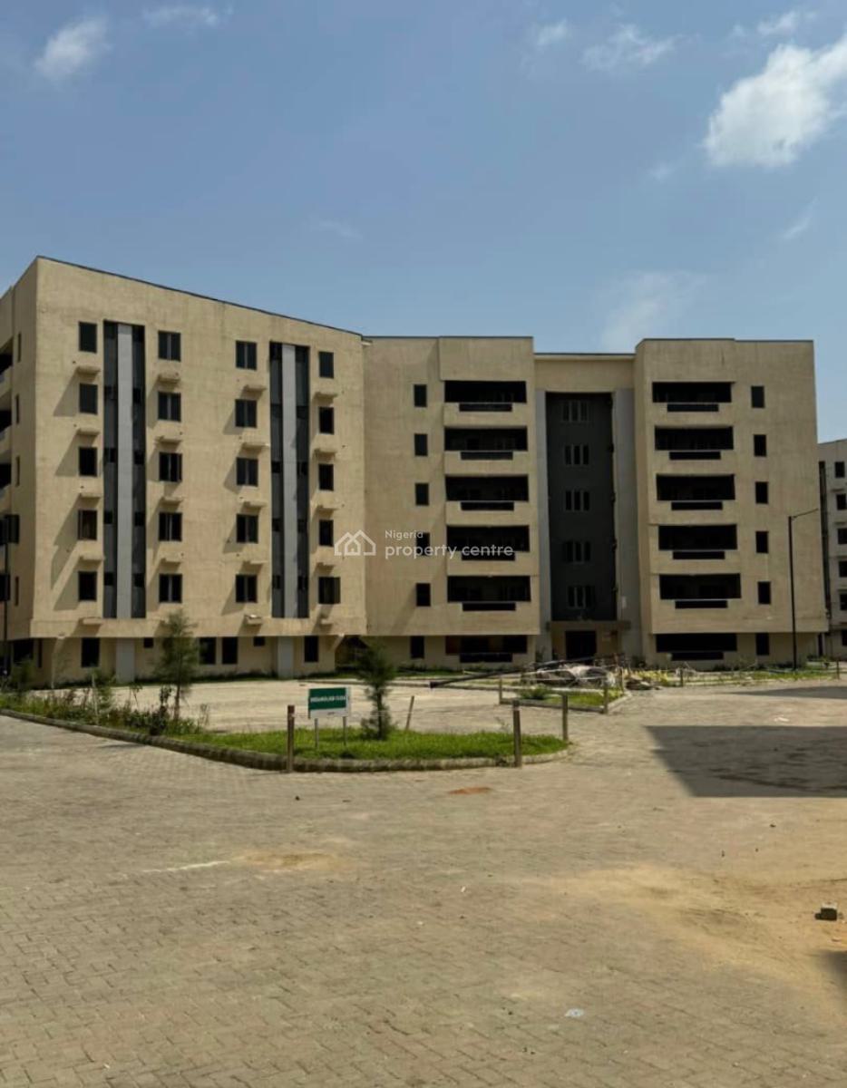 3 Bedroom Spacious Apartment with a Pool and Gym, Adeniran Ogunsanya Surulere, Surulere, Lagos, Flat / Apartment for Sale