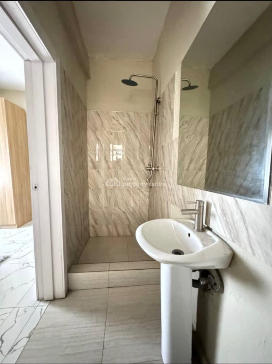 3 Bedroom Spacious Apartment with a Pool and Gym, Adeniran Ogunsanya Surulere, Surulere, Lagos, Flat / Apartment for Sale