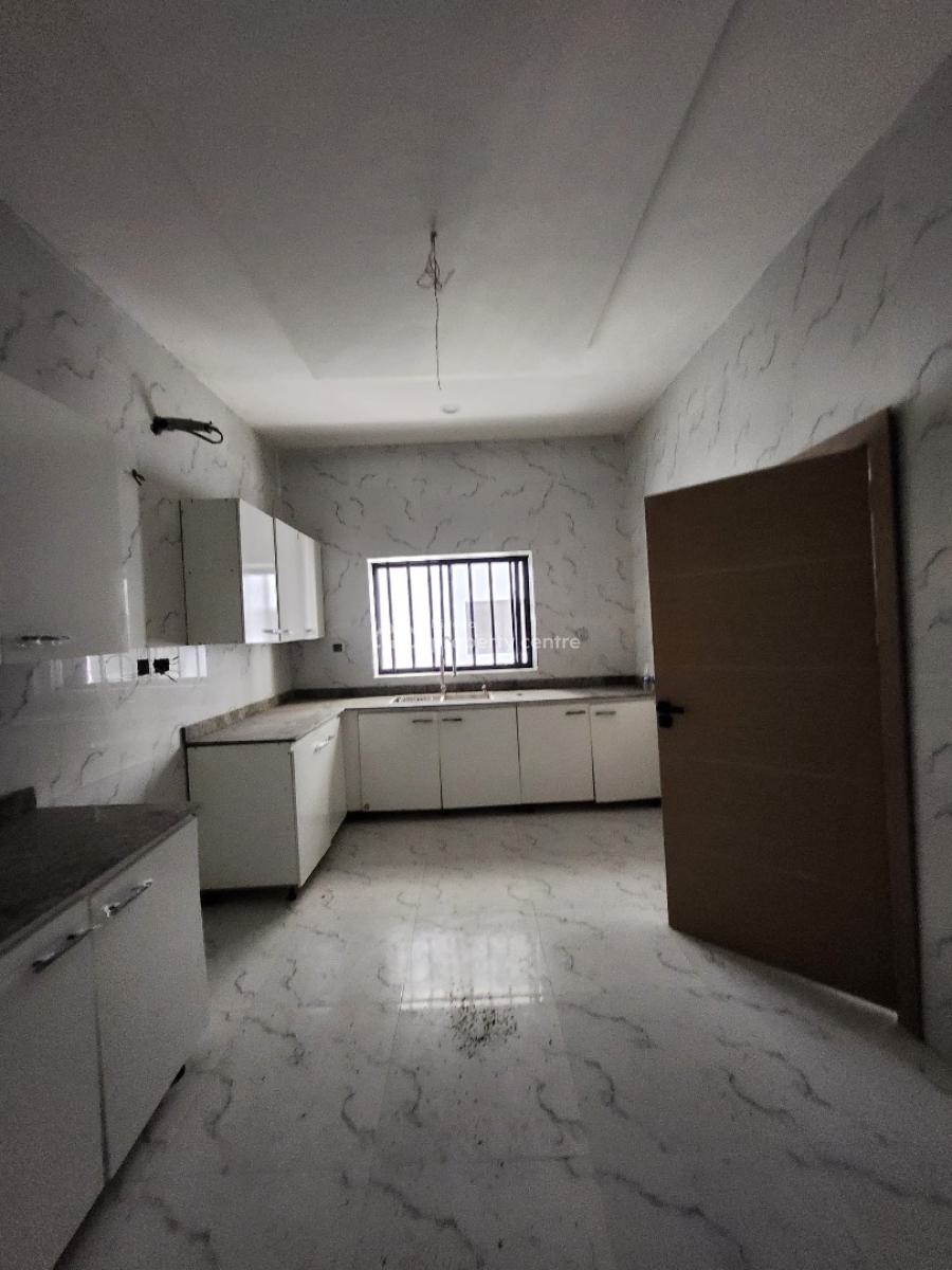Spaciously Built 2-bedroom, Ikate, Ikate, Lekki, Lagos, Flat / Apartment for Rent