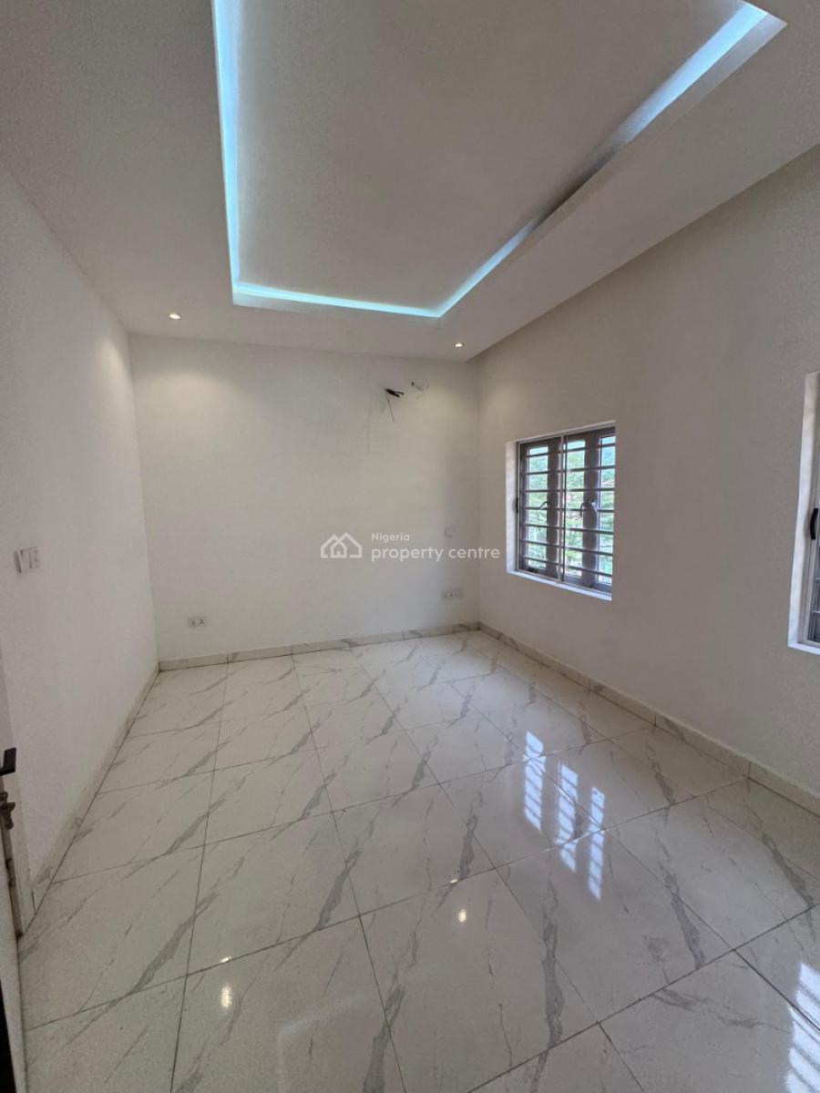 Sharp 4bedroom Terrace with Bq 24hours Light Service Estate, Heart of Lekki, Lekki Phase 1, Lekki, Lagos, Terraced Duplex for Rent