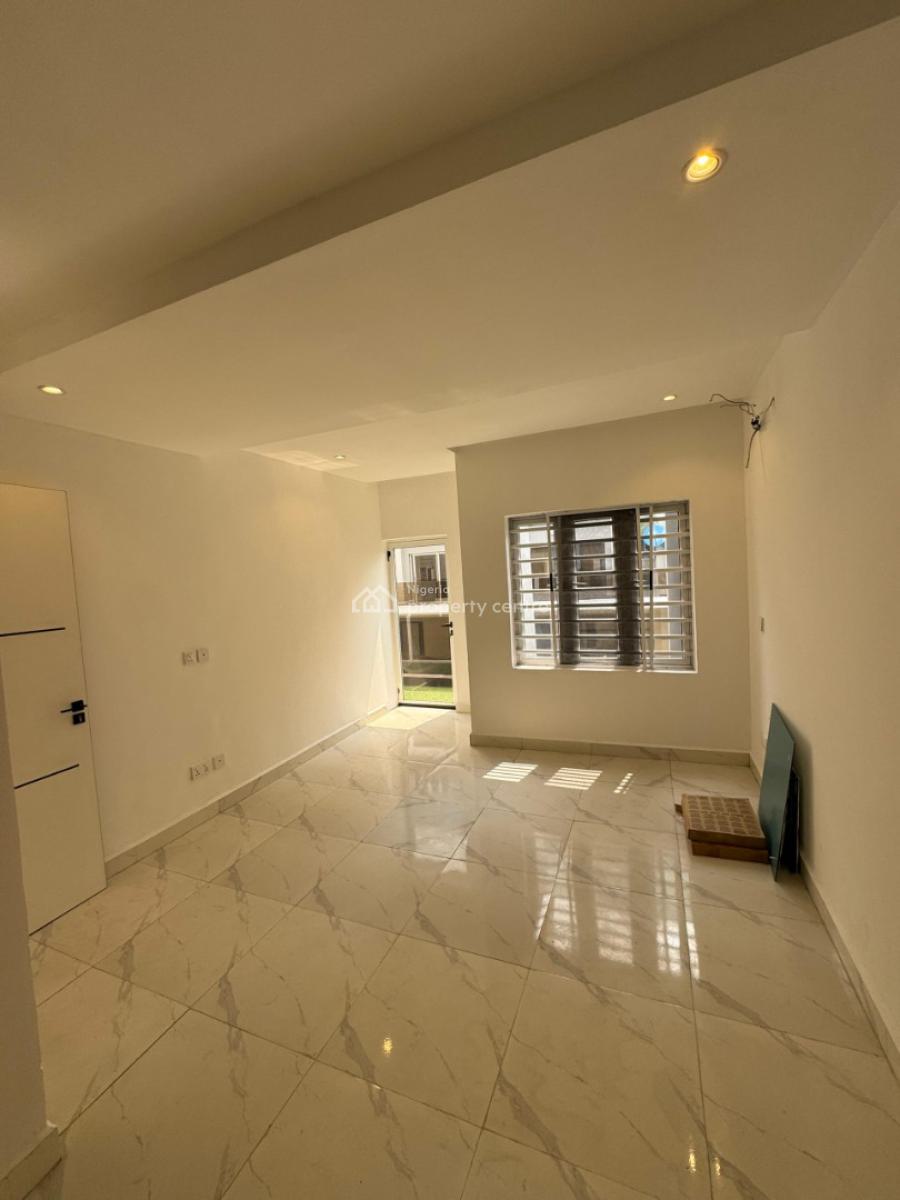 Sharp 4bedroom Terrace with Bq 24hours Light Service Estate, Heart of Lekki, Lekki Phase 1, Lekki, Lagos, Terraced Duplex for Rent