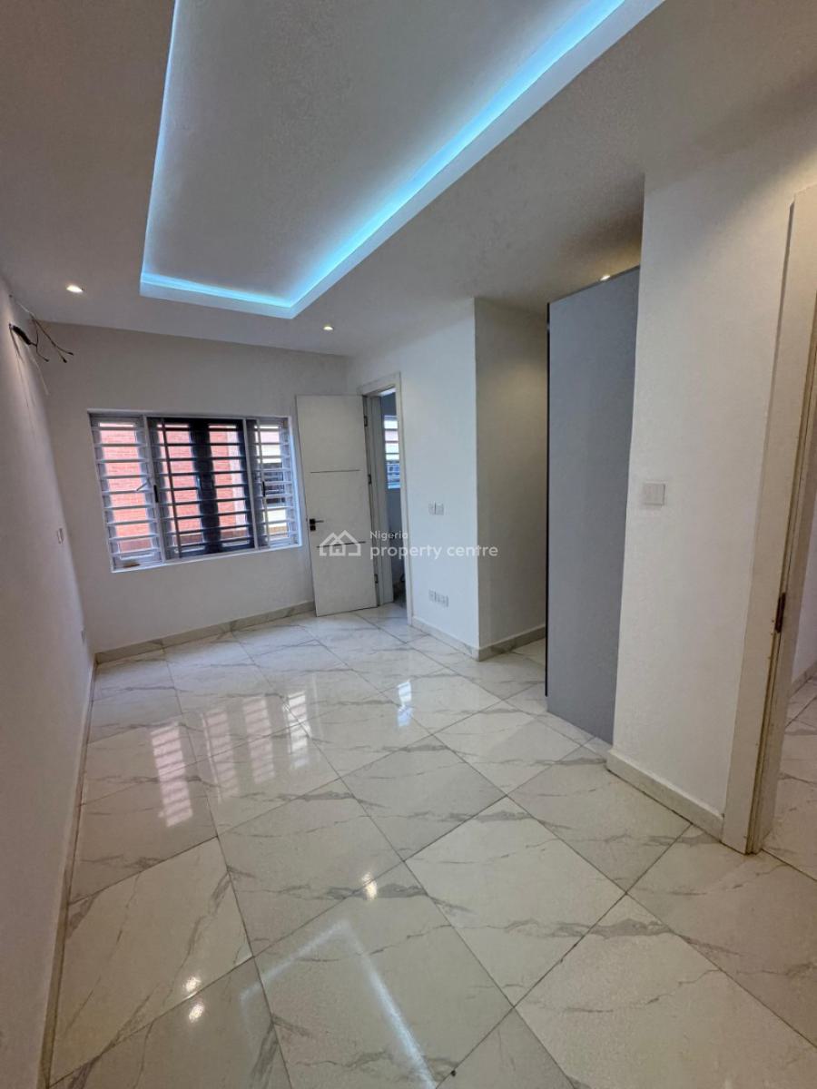 Sharp 4bedroom Terrace with Bq 24hours Light Service Estate, Heart of Lekki, Lekki Phase 1, Lekki, Lagos, Terraced Duplex for Rent
