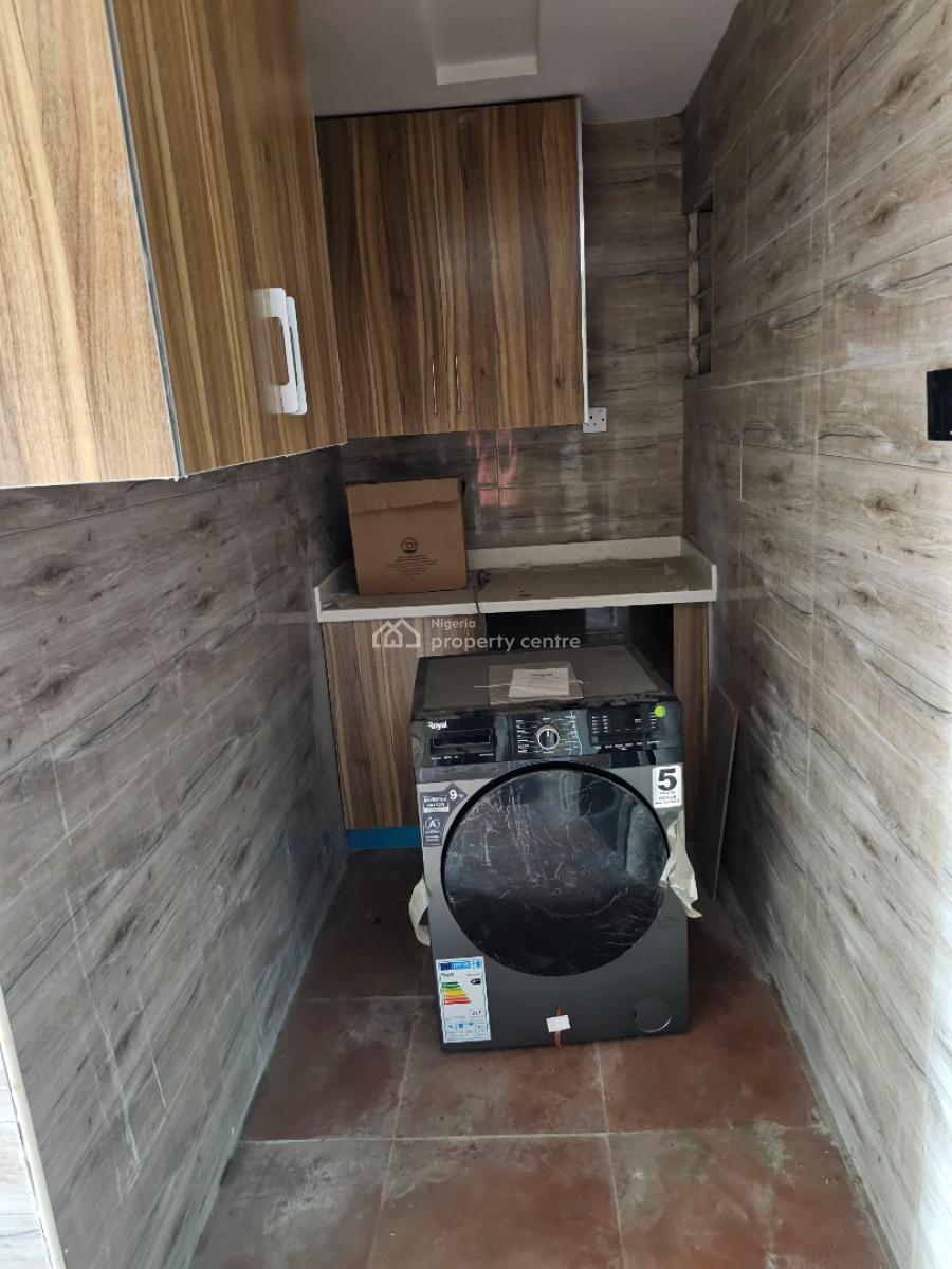 3 Bedrooms Flat with Bq, Lekki Phase 1, Lekki, Lagos, Flat / Apartment for Rent