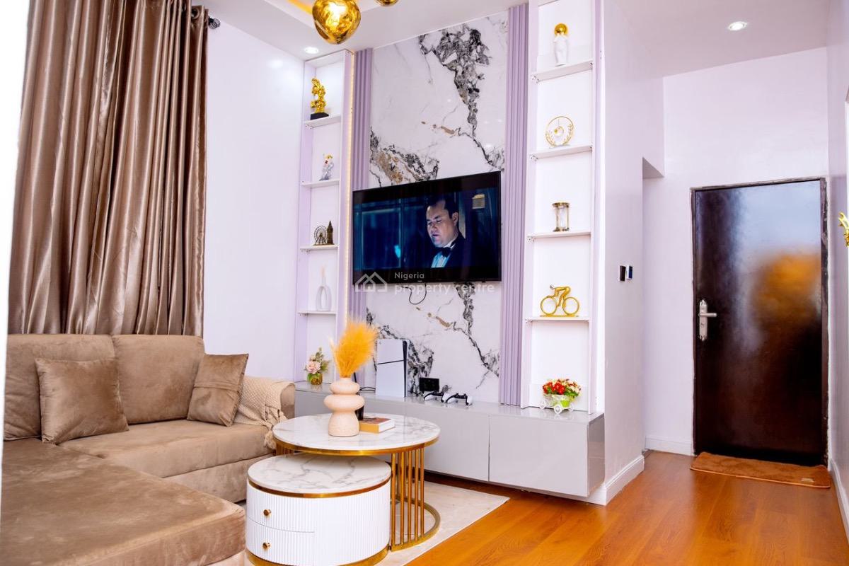 Luxe 1 Bedroom Apartment with Ps5, Onike, Yaba, Lagos, Flat / Apartment Short Let